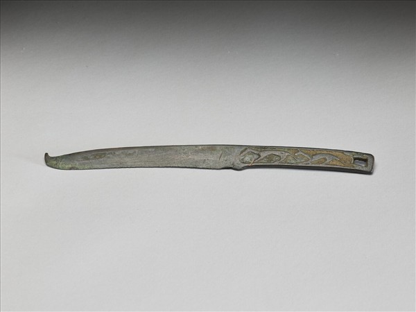 馬紋銅刀