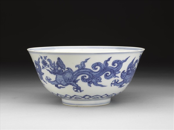 青花夔龍紋碗