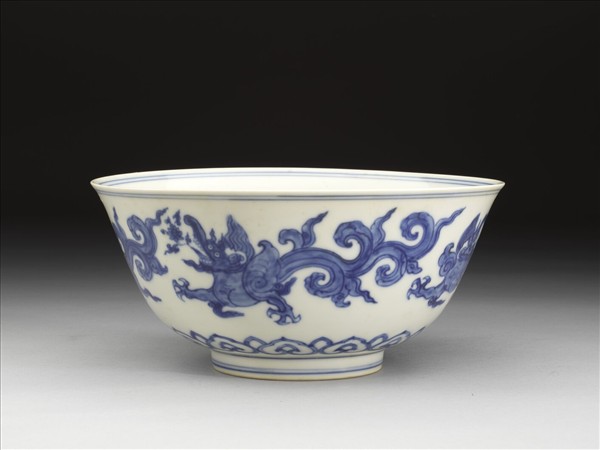 青花夔龍紋碗