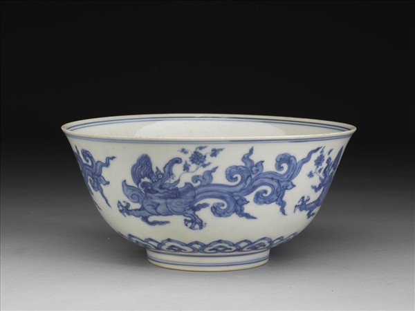 青花夔龍紋碗