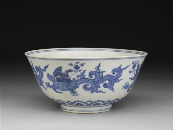 青花夔龍紋碗