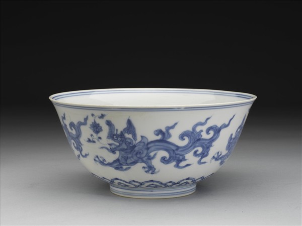 青花夔龍紋碗