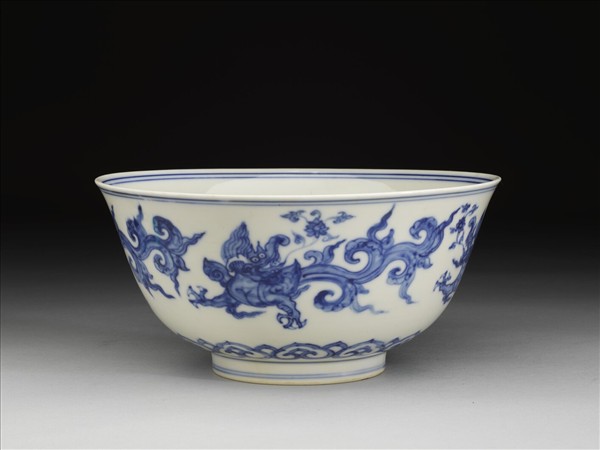 青花夔龍紋碗