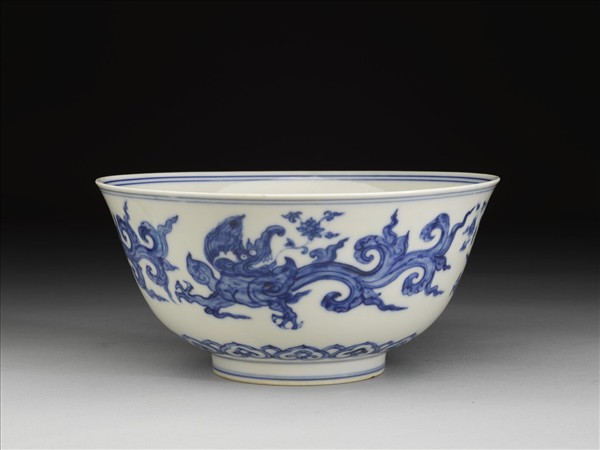 青花夔龍紋碗