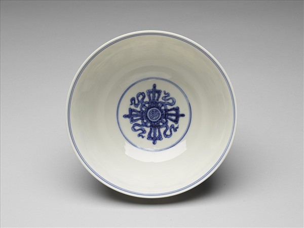 青花夔龍紋碗