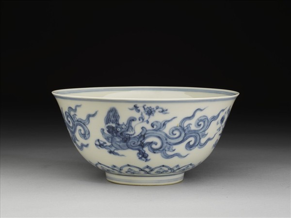 青花夔龍紋碗
