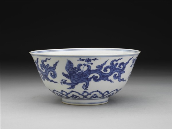 青花夔龍紋碗