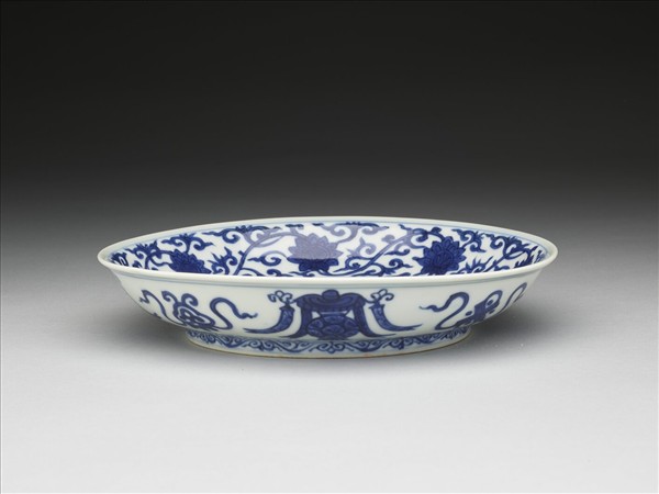 青花人物番蓮紋盤