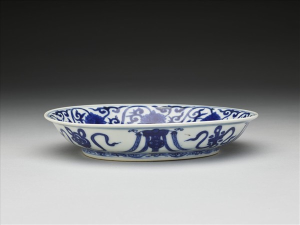 青花人物番蓮紋盤