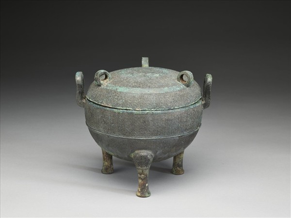蟠虺紋鼎