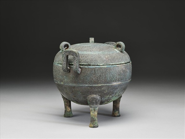 蟠虺紋鼎