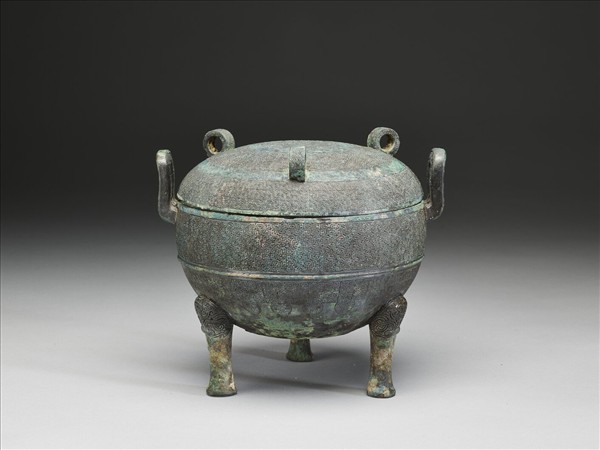 蟠虺紋鼎