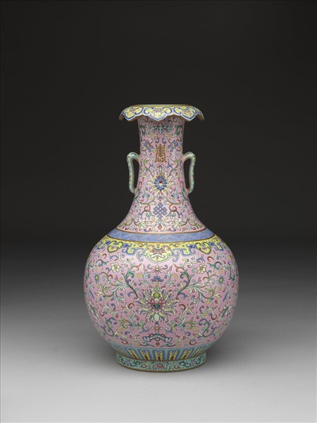 粉地粉彩福壽紋雙耳瓶