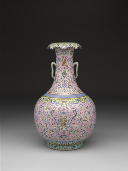 粉地粉彩福壽紋雙耳瓶