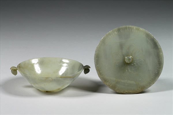 玉平口花蕾柄碗