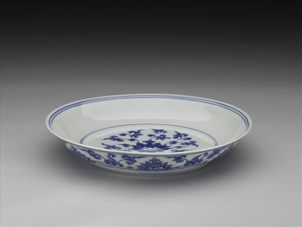 青花番蓮紋盤