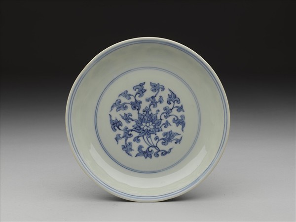 青花番蓮紋盤