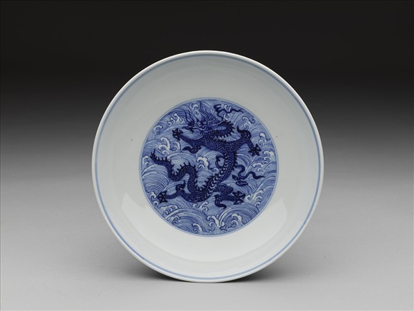 青花波濤龍紋盤