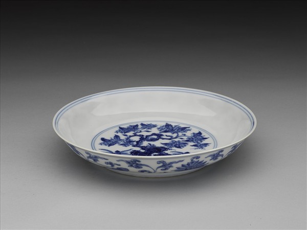 青花樹石圖盤