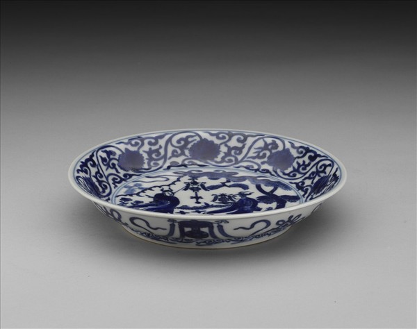 青花人物番蓮紋盤