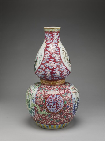 粉彩紅地花鳥福壽紋葫蘆瓶