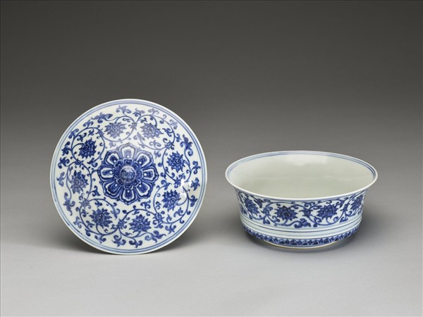 青花番蓮合碗