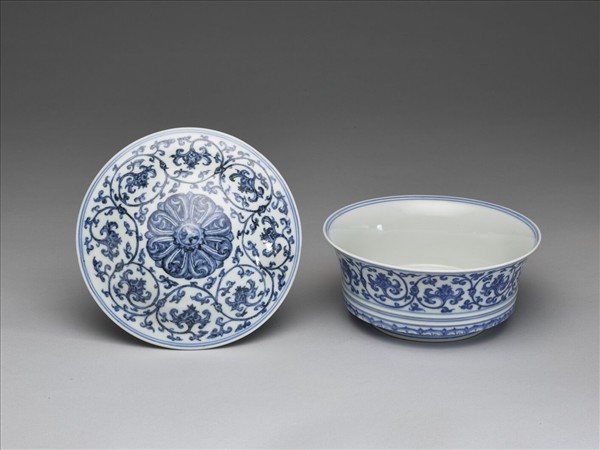 青花蓮花合碗