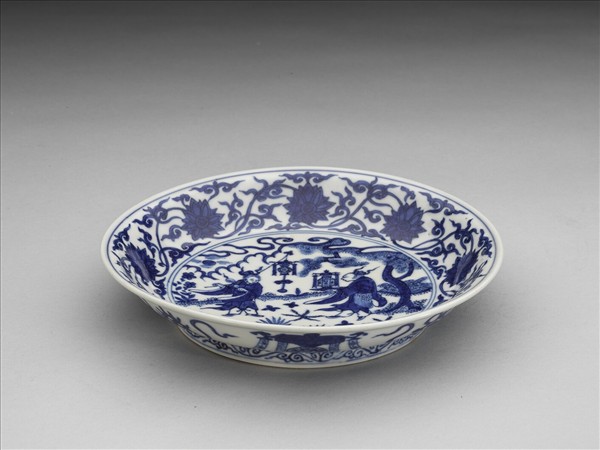 青花人物番蓮紋盤