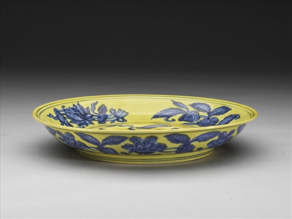 黃地青花花果盤