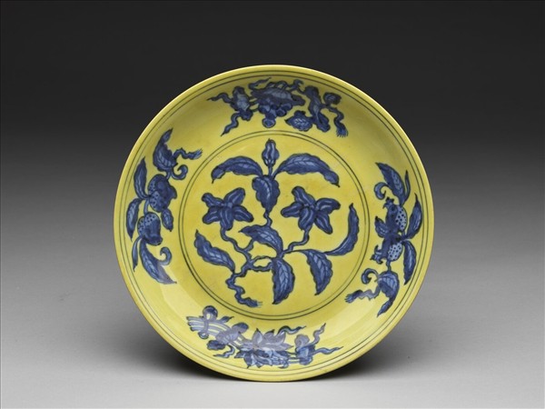 黃地青花花果盤