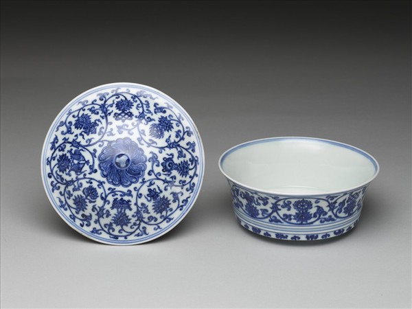 青花番蓮八寶合碗