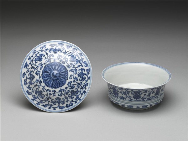 青花番蓮八寶合碗