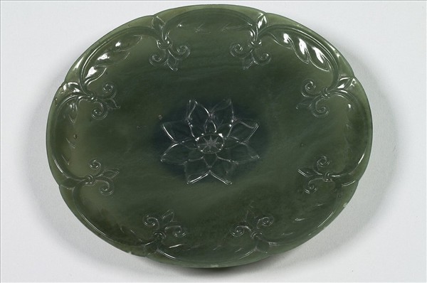玉雕花盤