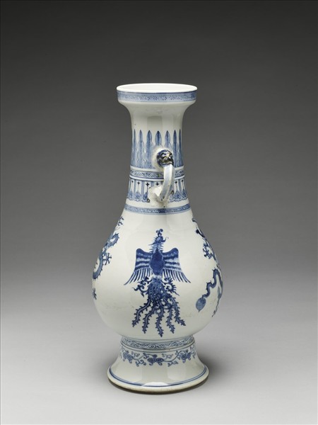 青花龍鳳紋獸耳瓶