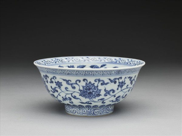 青花花卉紋碗