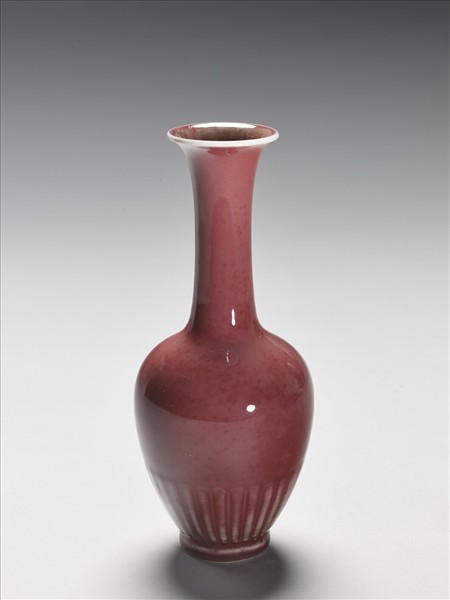 豇豆紅釉盤口長頸瓶