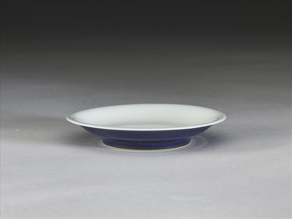 霽青釉白裡碟