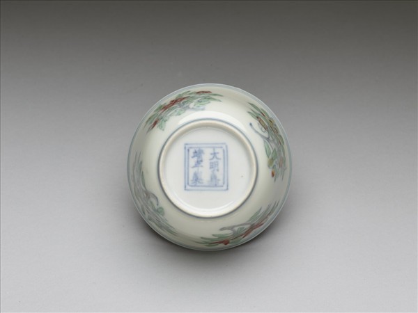 鬥彩四季花卉紋杯