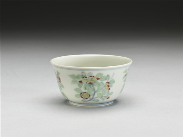 鬥彩四季花卉紋杯