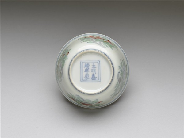 鬥彩四季花卉紋杯