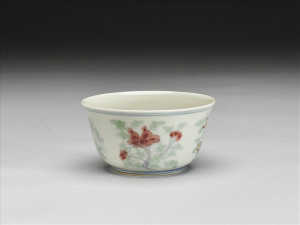 鬥彩四季花卉紋杯