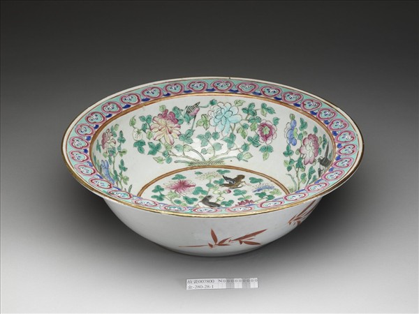 粉彩花鳥紋盆