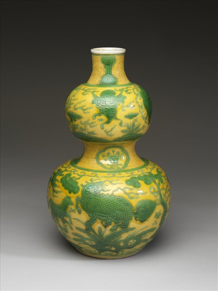 黃釉綠彩獸紋葫蘆瓶