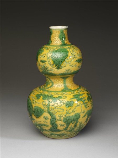 黃釉綠彩獸紋葫蘆瓶