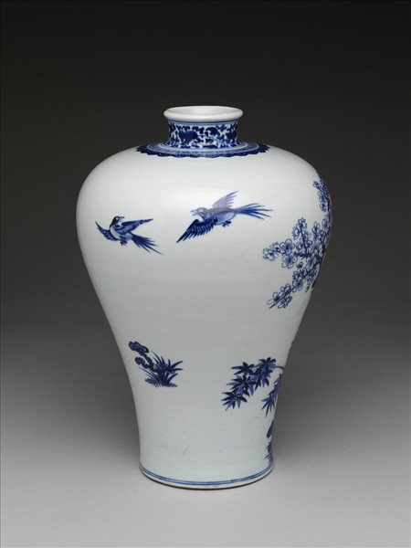 青花梅鵲紋梅瓶