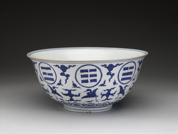 青花八卦雲鶴紋碗