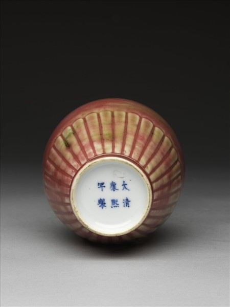 豇豆紅釉盤口長頸瓶