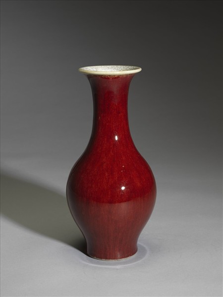 寶石紅釉盤口瓶