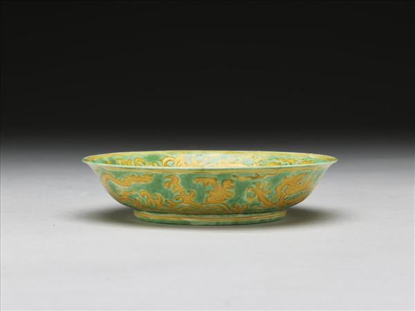 綠釉黃彩龍紋盤