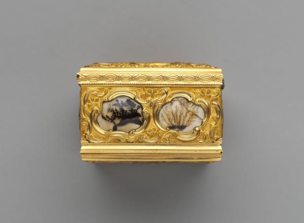 金嵌瑪瑙鼻煙盒